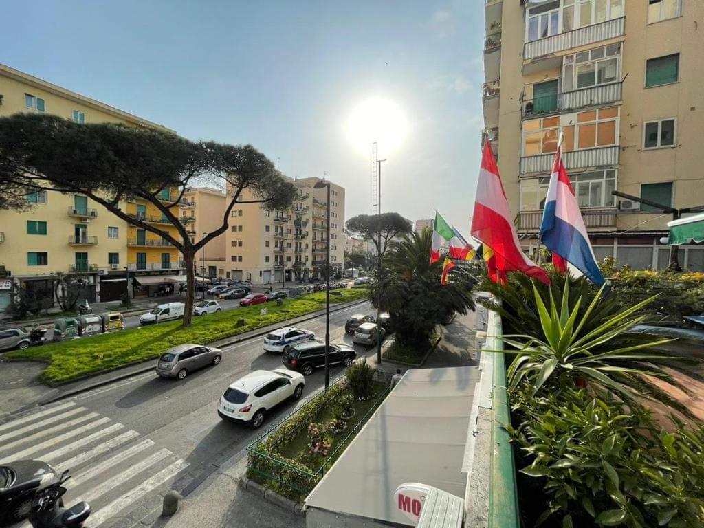 Domus Cesare Apartment เนเปิลส์ ภายนอก รูปภาพ