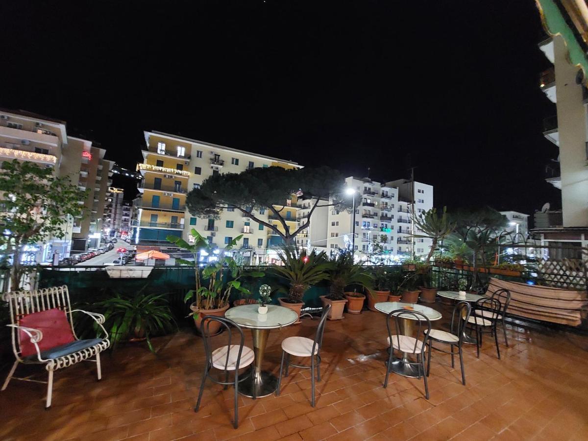 Domus Cesare Apartment เนเปิลส์ ภายนอก รูปภาพ