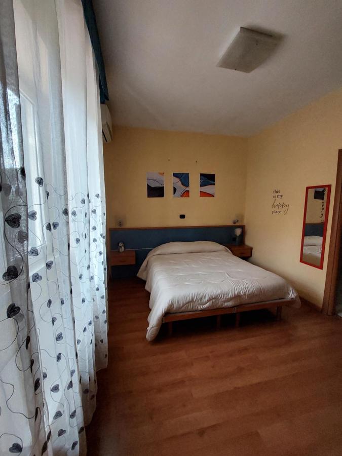 Domus Cesare Apartment เนเปิลส์ ภายนอก รูปภาพ