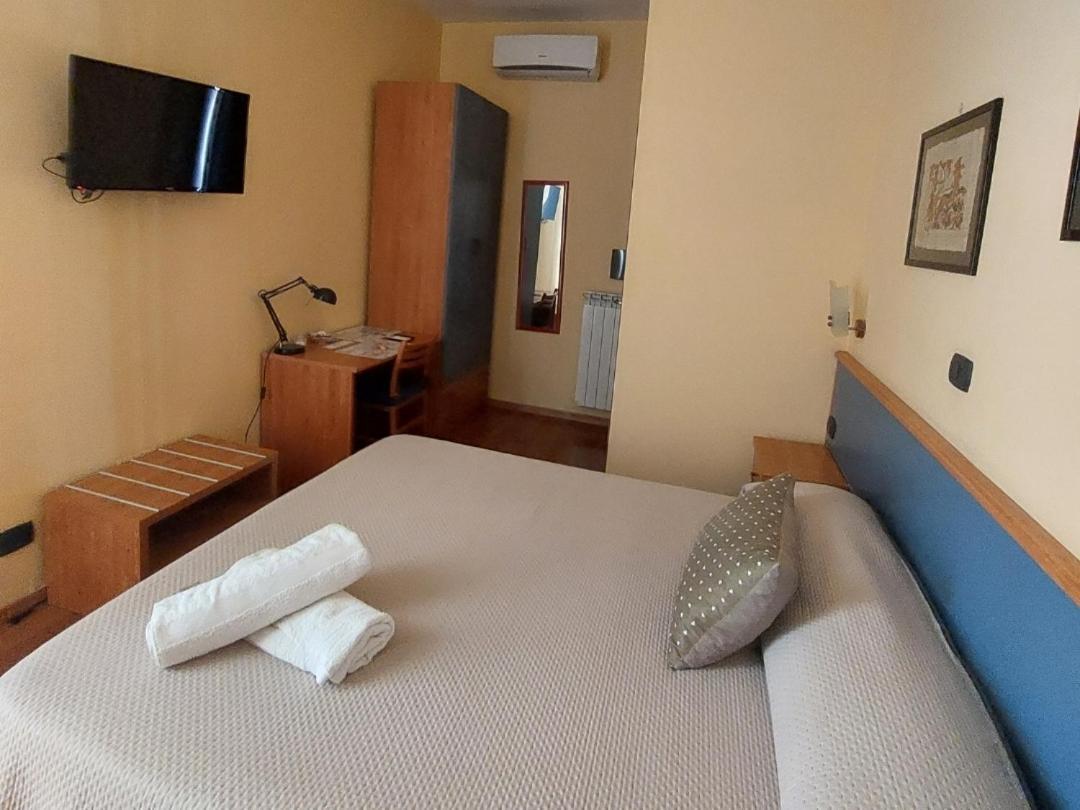 Domus Cesare Apartment เนเปิลส์ ภายนอก รูปภาพ